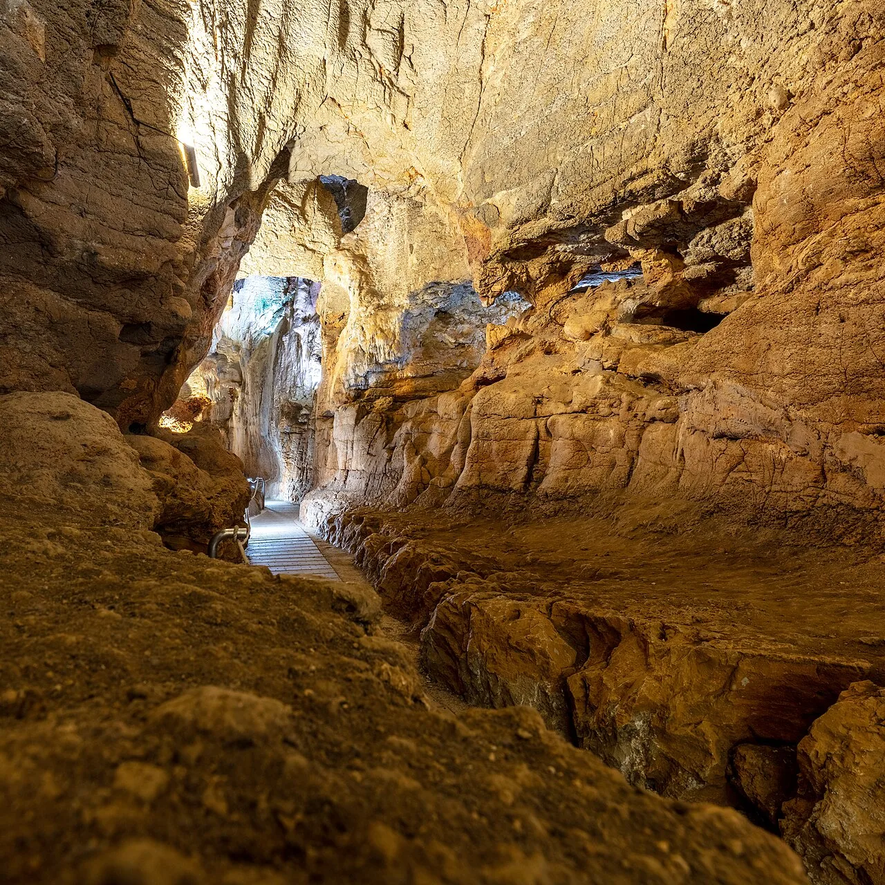 Cueva de las Calaveras — foto 3