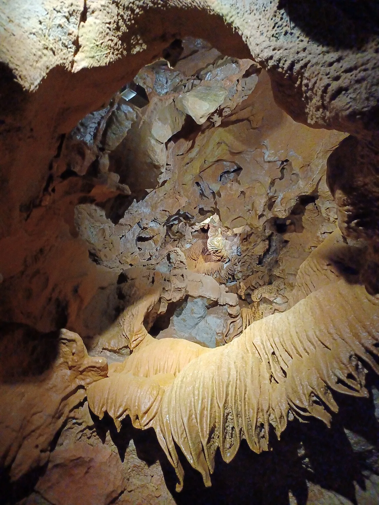 Coves de Sant Josep — Ruta en barca por un río subterráneo