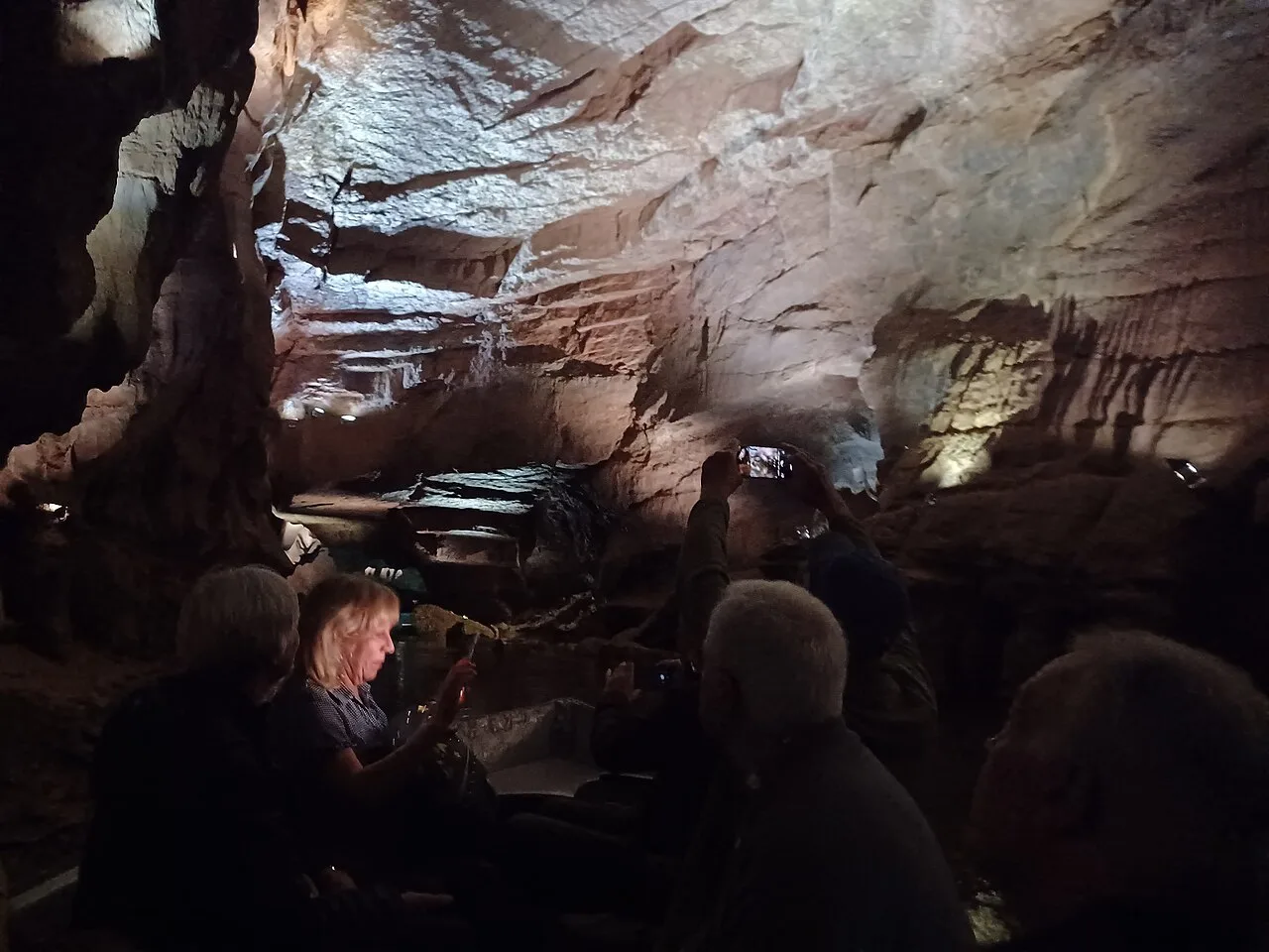 Coves de Sant Josep — Ruta en barca por un río subterráneo — foto 3
