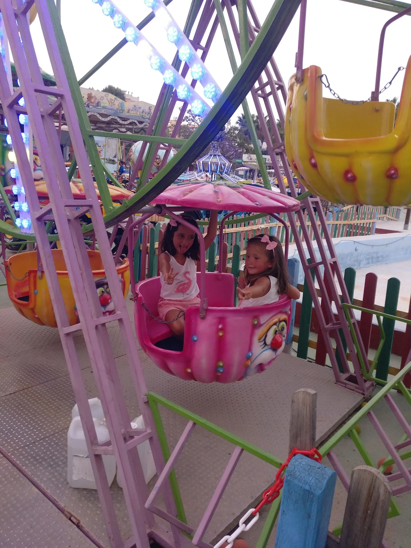 Gandilandia — Parque de atracciones en la playa — foto 4